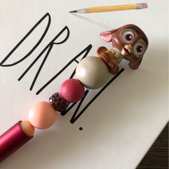 Disney Doorables: Wish: Valentino handmade beaded pen - Picture 1 of 3